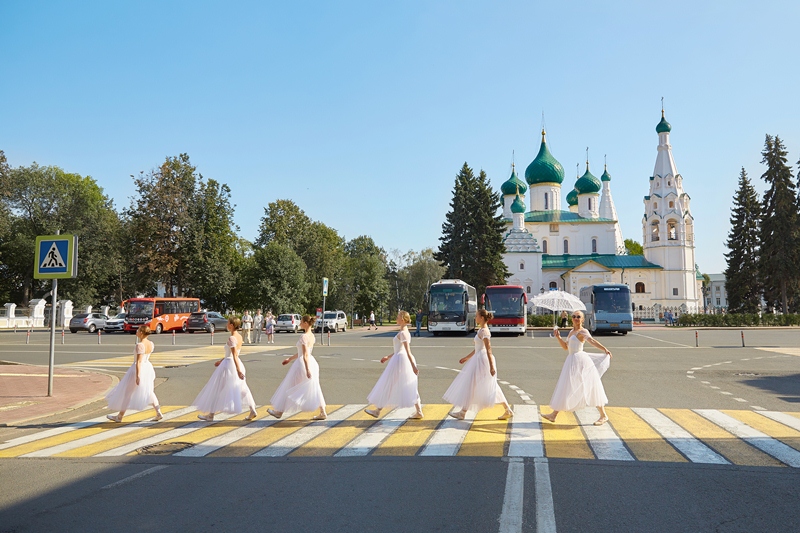 В Ярославском Концертно-зрелищном центре открылась фотовыставка «Грани совершенства», приуроченная к Международному женскому дню