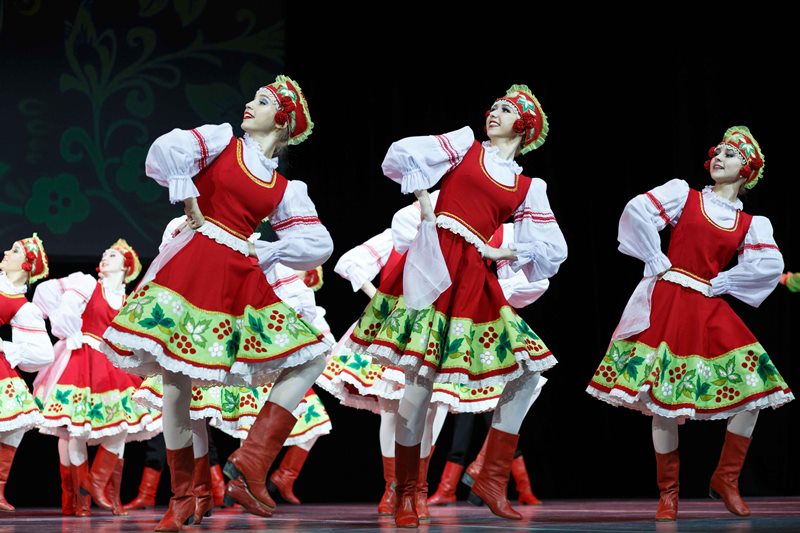 ​В День народного единства в Ярославле прошел фестиваль национальных культур «Все мы Россия!»