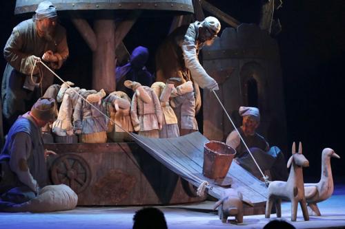 ​Спектаклем «Кому на Руси жить хорошо?» открылся юбилейный сезон в театре кукол