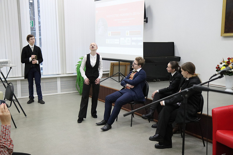 Ярославские студенты вместе с Некрасовым постигали «Искусство наживать деньгу»