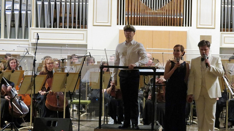 Праздничную программу любителям симфонической музыки представил Ярославский академический губернаторский симфонический оркестр