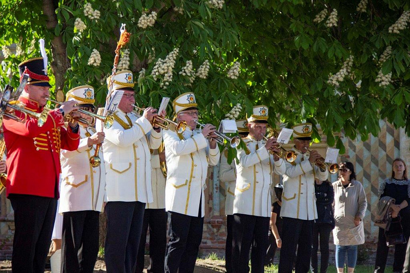 В «Ростовском кремле» туристов будет встречать духовой оркестр