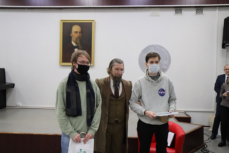 Ярославские студенты вместе с Некрасовым постигали «Искусство наживать деньгу»