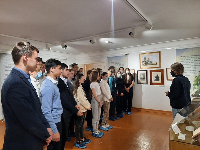 ​Выставка, посвященная 200-летию Некрасова и Достоевского, открылась в музее-заповеднике «Карабиха»